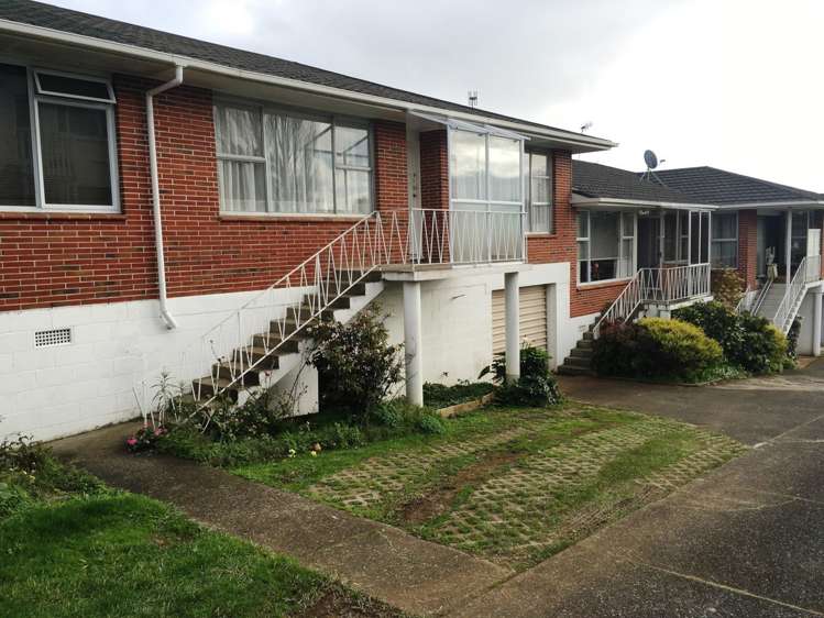 2/29 Clonbern Road Remuera_1