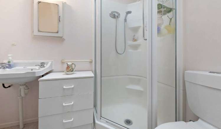 37C Roberta Avenue_4