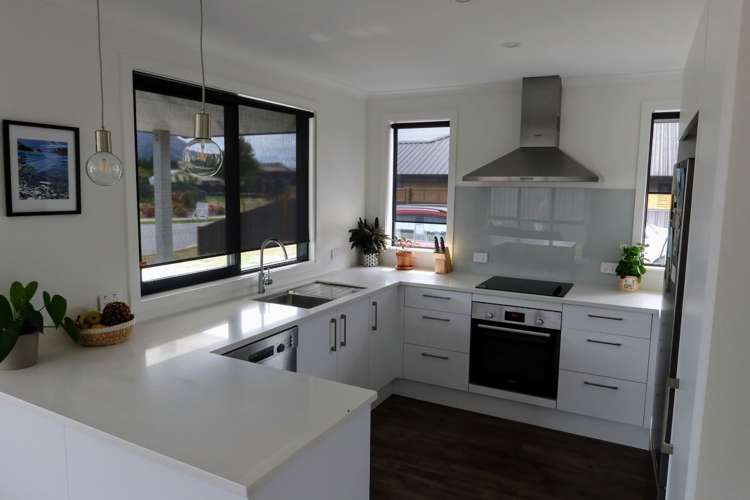 12 Hebbard Court Albert Town_4