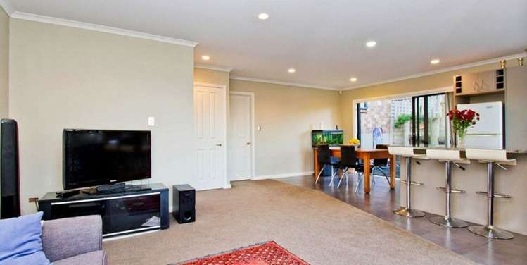 53 Helleur Road Massey_7