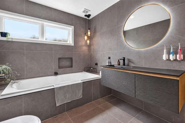 64 Larchwood Avenue Westmere_16