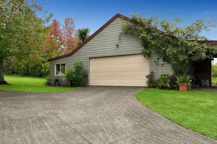 37 Hardens Lane Paremoremo_23