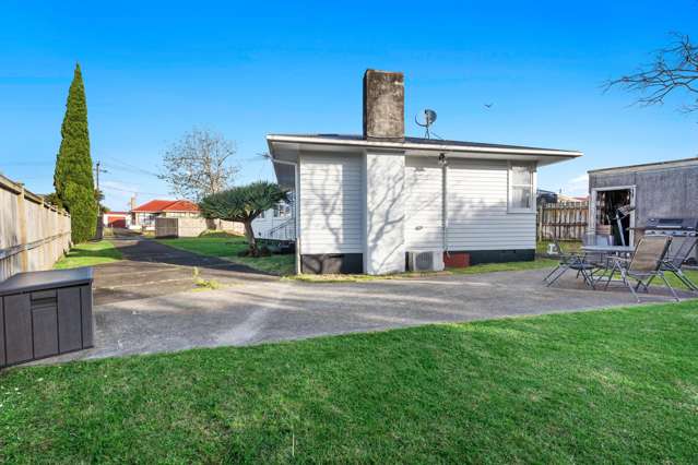 16 Ivon Road Otara_3