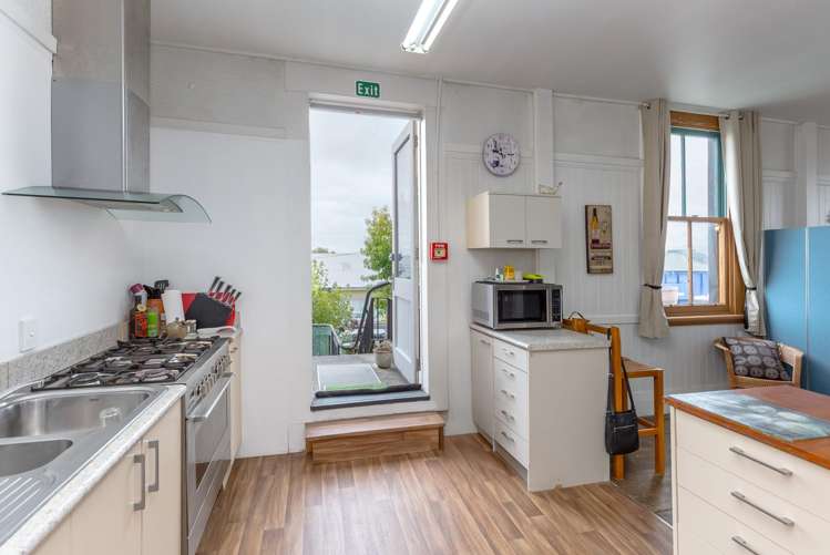 20 Memorial Square Carterton_37