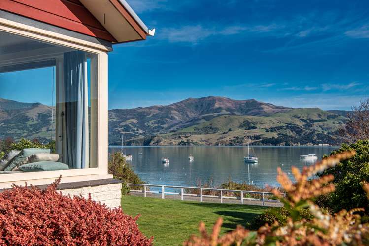 113 Beach Road Akaroa_17