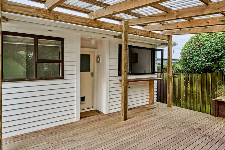 11 Raroa Place Pukerua Bay_17