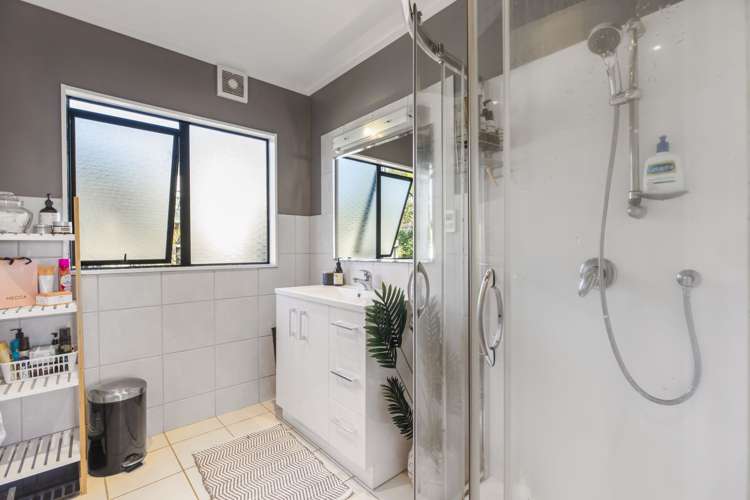 63 Simpson Road Ranui_9