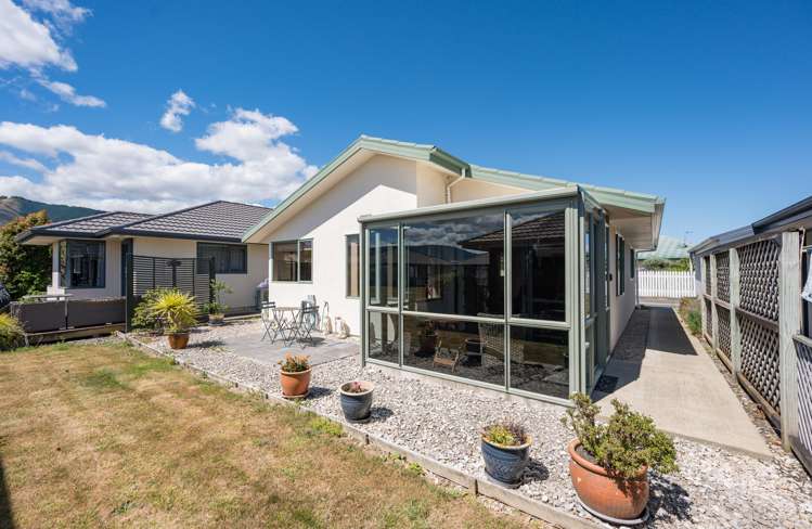 21 Ivy Crescent Richmond_13