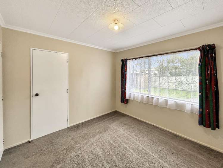 81 Herbert Avenue 10922_7