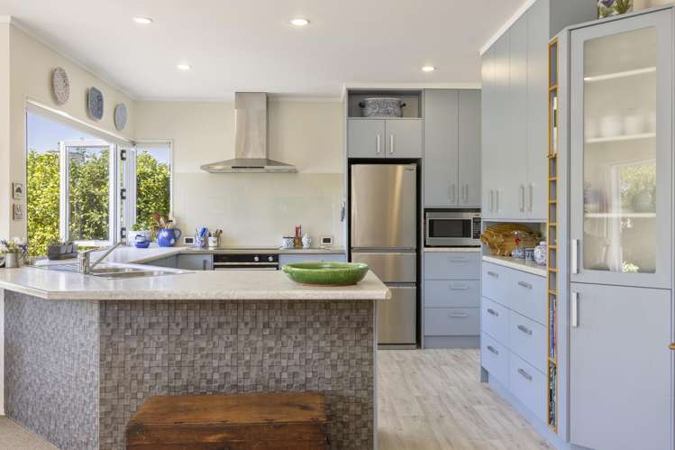 14 Robinson Terrace Rangatira Park_4