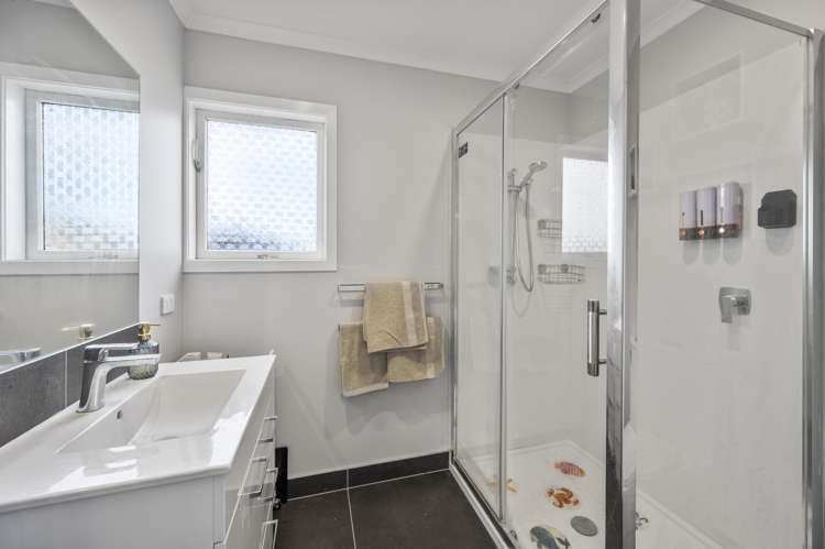 112 Clarence Cox Crescent Pirimai_8