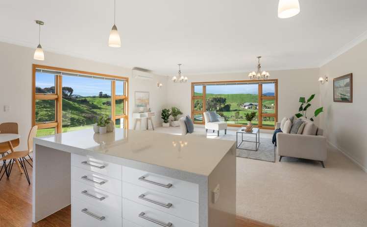 51 Paul Faith Lane Te Horo_28