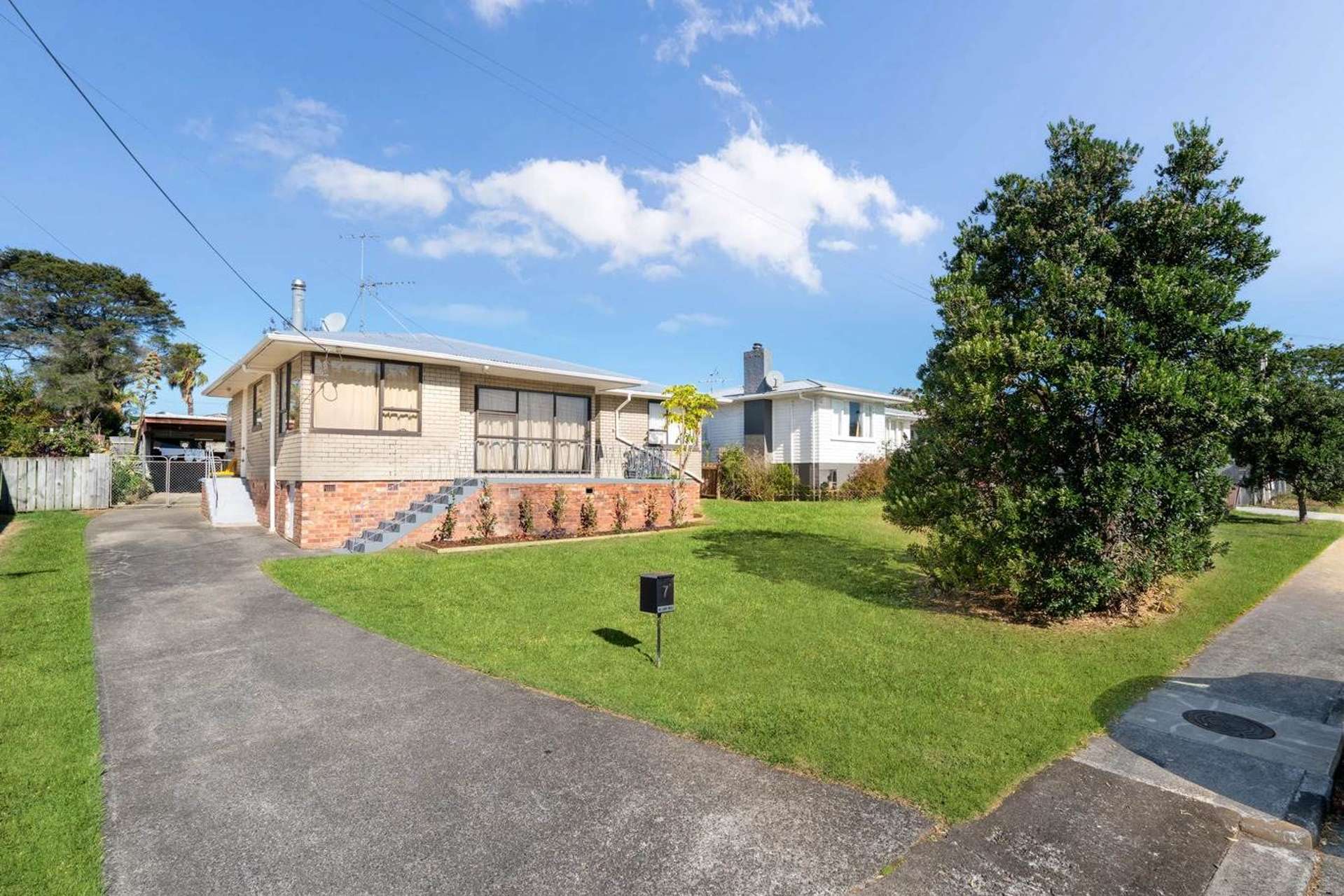 7 Cobham Crescent Kelston_0