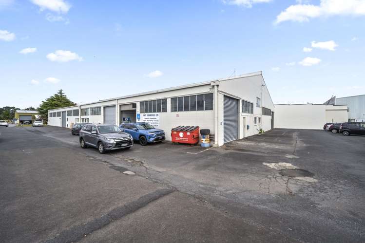 54 and 56 Ben Lomond Crescent Pakuranga_2