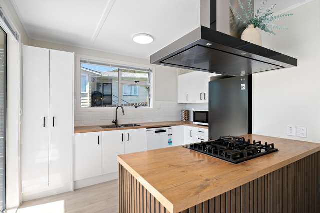 35 Antrim Crescent Wainuiomata_3