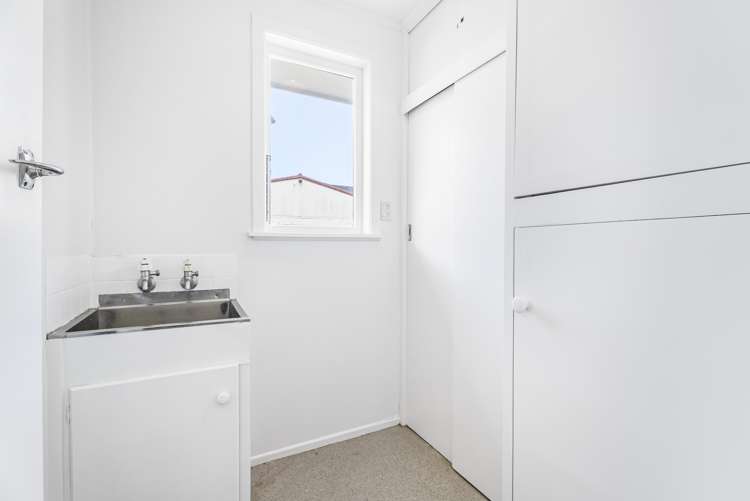 100 Cobham Crescent Kelston_12