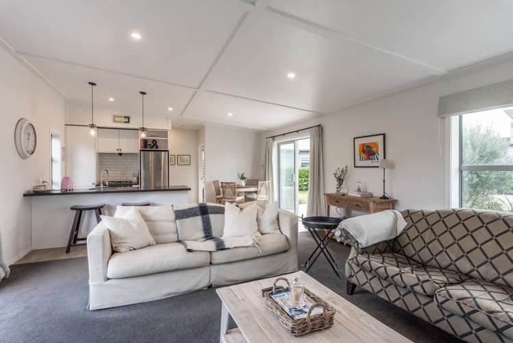 6 Olliver Grove Waikanae Beach_18