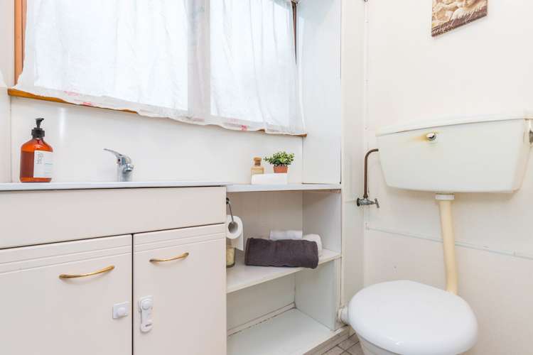 25 Ray Small Drive Papakura_11