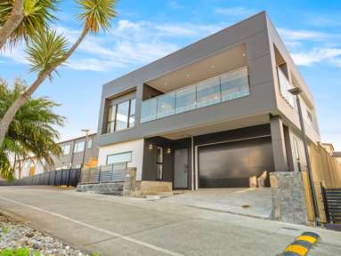 2/90 Picasso Drive_1