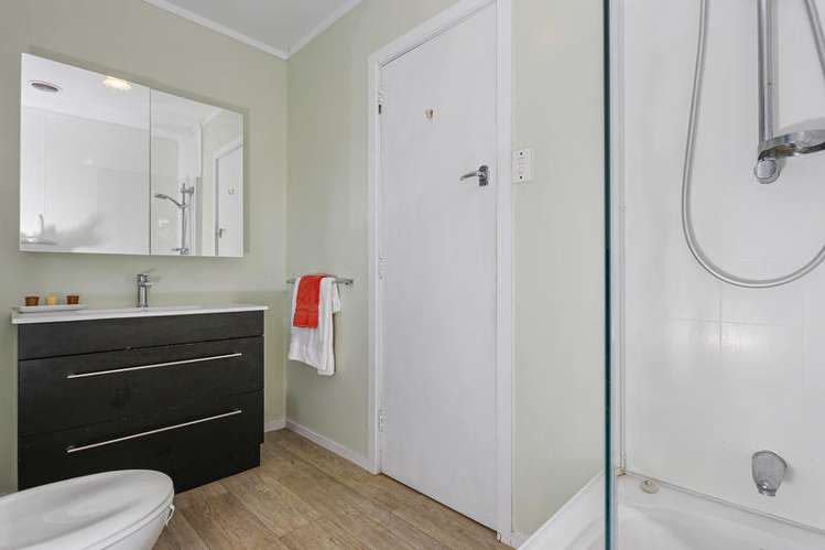 239 Golf Road Titirangi_12