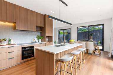 26-28 Weybridge Crescent_4