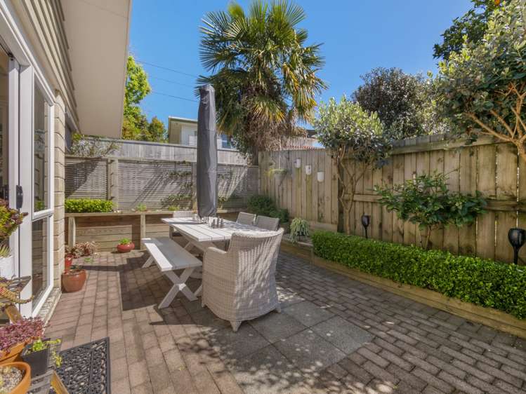 5a Simmonds Grove Greerton_15
