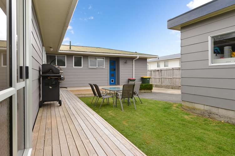 12 Lansdowne Crescent Glenview_18