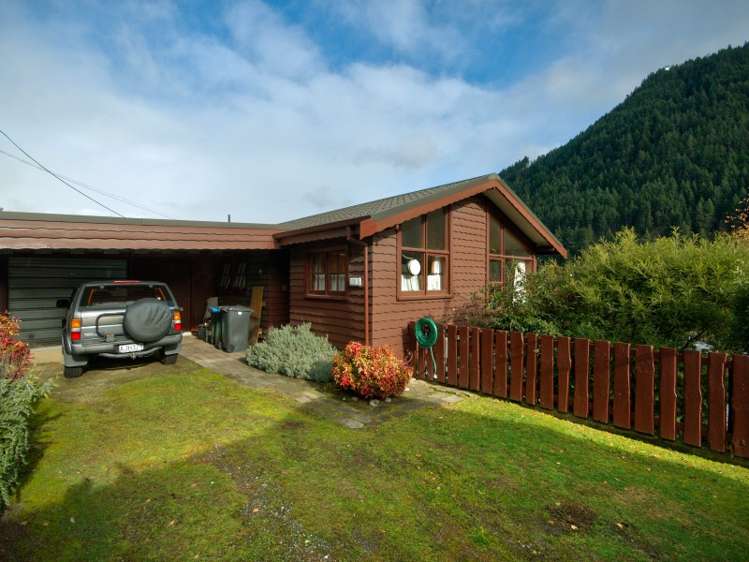 118 Hallenstein Street Queenstown_13