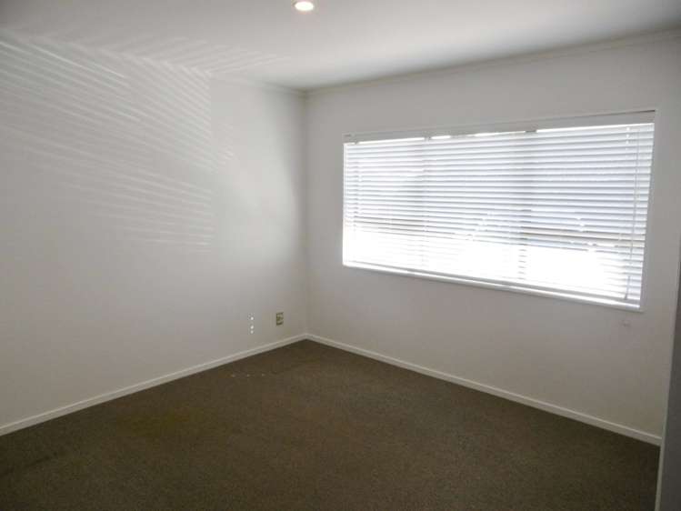 2/2 Moana Avenue Belmont_8