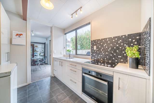 1 Garth Lane Maoribank_4