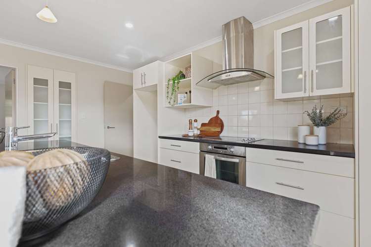 17 Coles Cove Papamoa_11