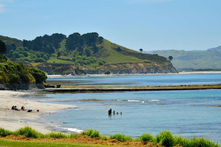 5 Browns Rise Mahia_5