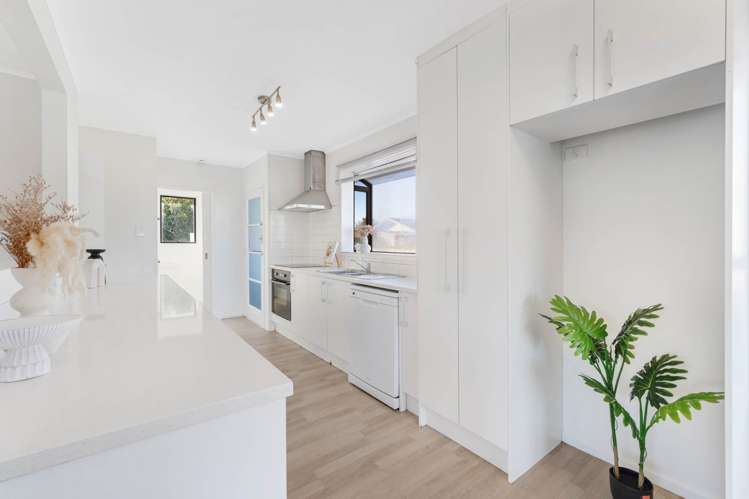 6 Rainbow Place Wattle Downs_8