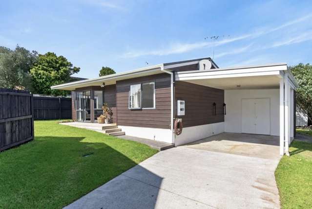 Modern & Sunny Living in the Heart of Howick