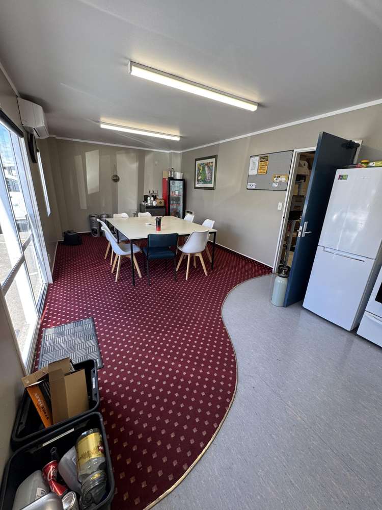 405-407 King Street North Hastings_12