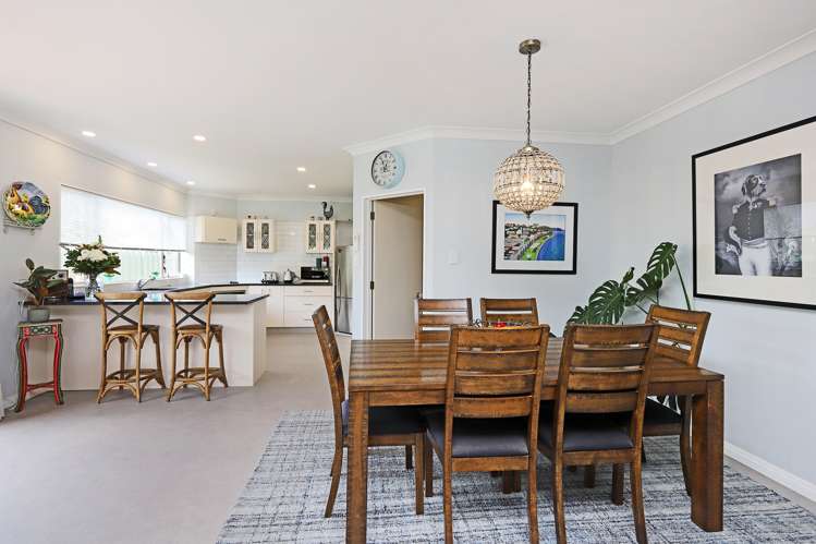 59 Whiting Crescent Greenmeadows_6