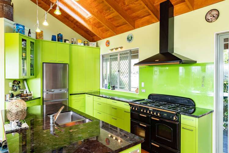 212 Staniforth Road Kaiwaka_3