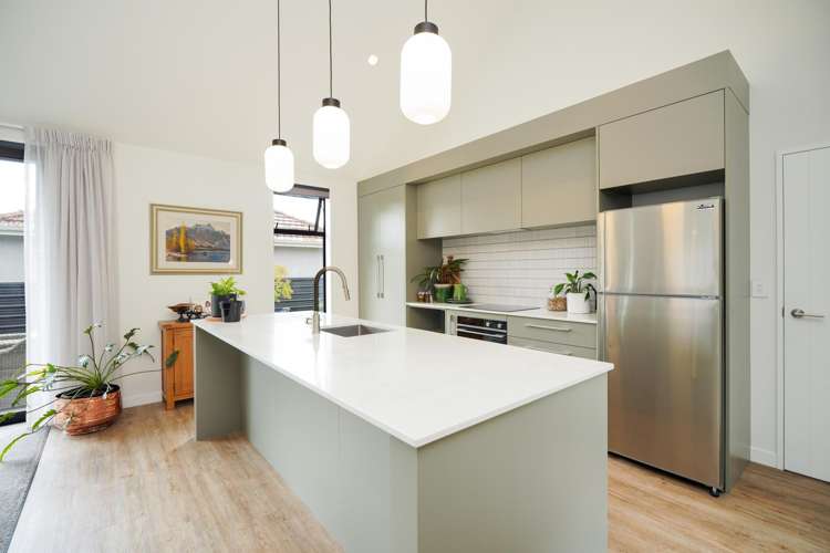 177 Queens Drive Richmond_6