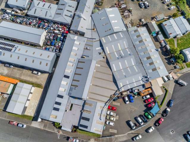 Substantial Onekawa Industrial Property