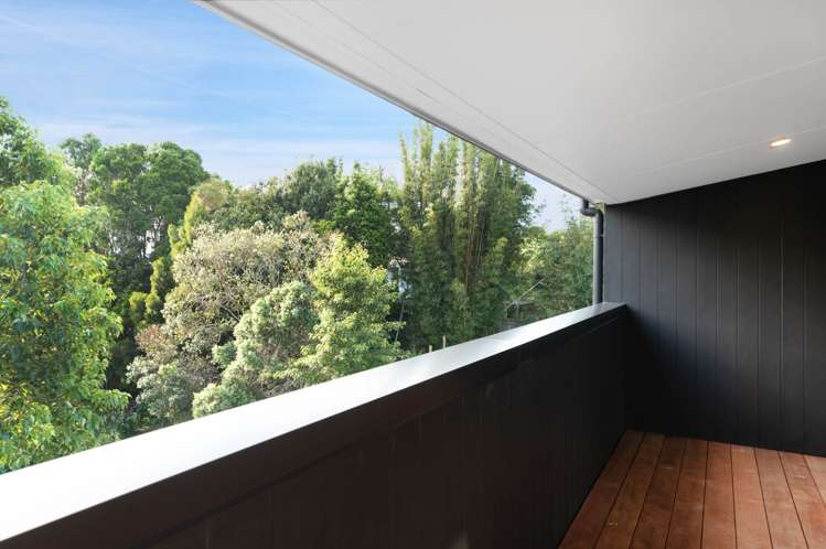 18 & 20 Arataki Views Way Glen Eden_30