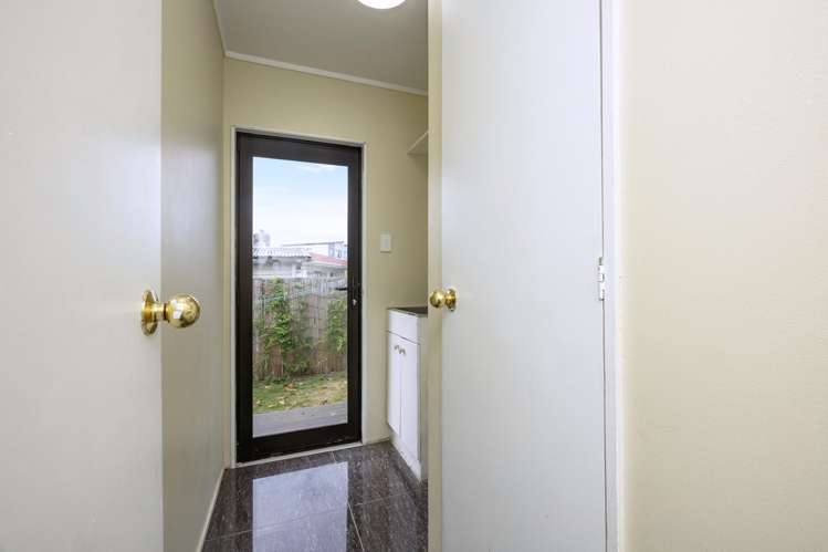 2/9 Cornwall Road Mangere_8