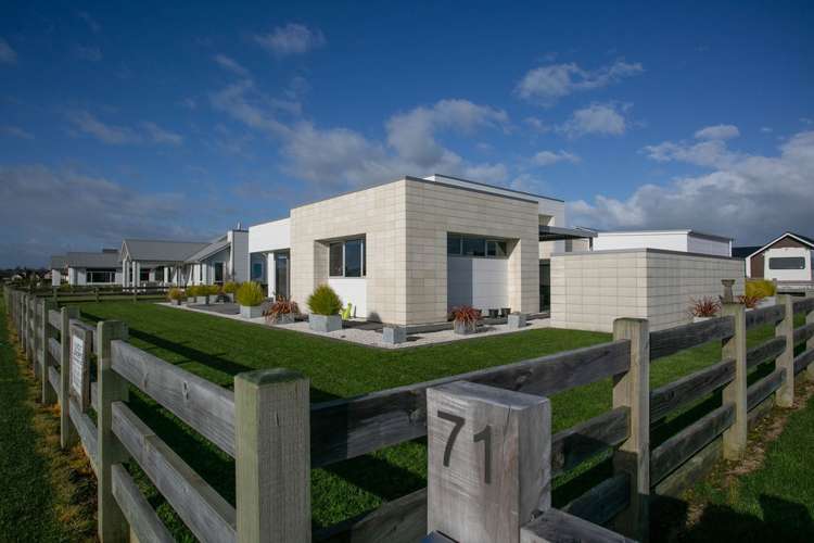 71 Baxter Michael Crescent Cambridge_21