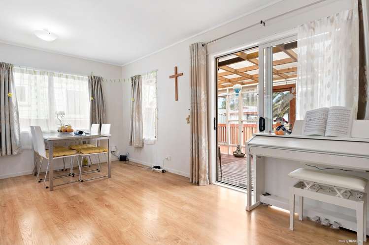 66A Parrs Cross Road Henderson_8