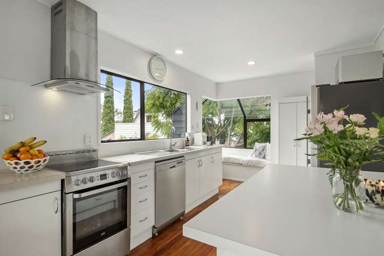 2/14a Commodore Parry Road Castor Bay_6