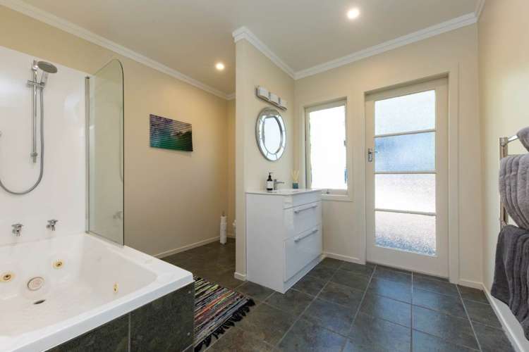 233 Victory Road Laingholm_12