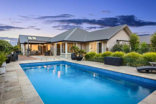 Lifestyle-Focused & Inviting on the Esplanade!