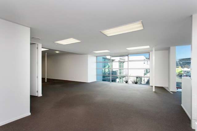 Unit 9, 211  Ferry Road Waltham_1