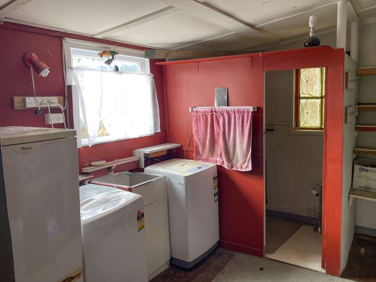 102 Broadway Reefton_10