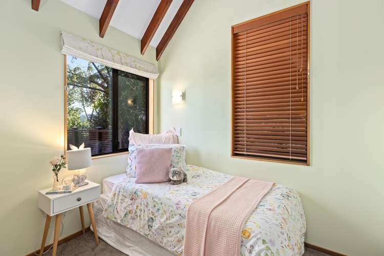 24 Arun Crescent Southgate_9