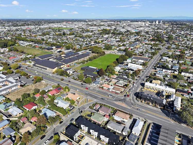 2/9 Marcroft Street Woolston_23
